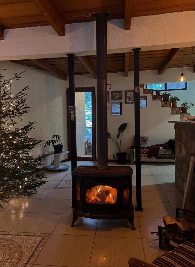 Hotel Ailama Местия Екстериор снимка