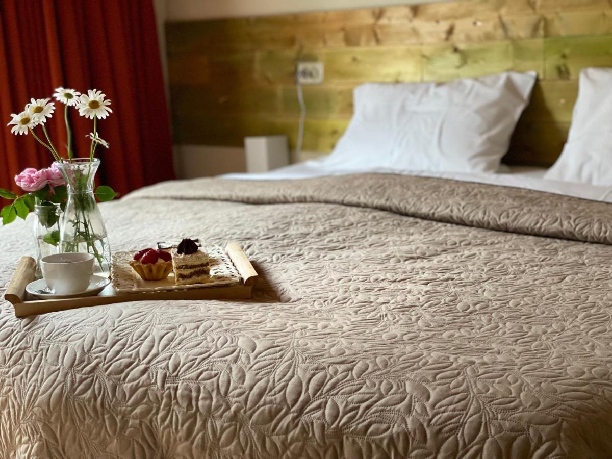 Hotel Ailama Местия Екстериор снимка