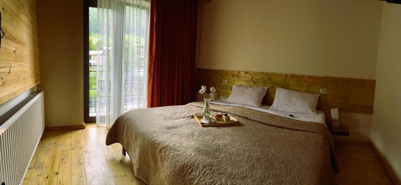 Hotel Ailama Местия Екстериор снимка