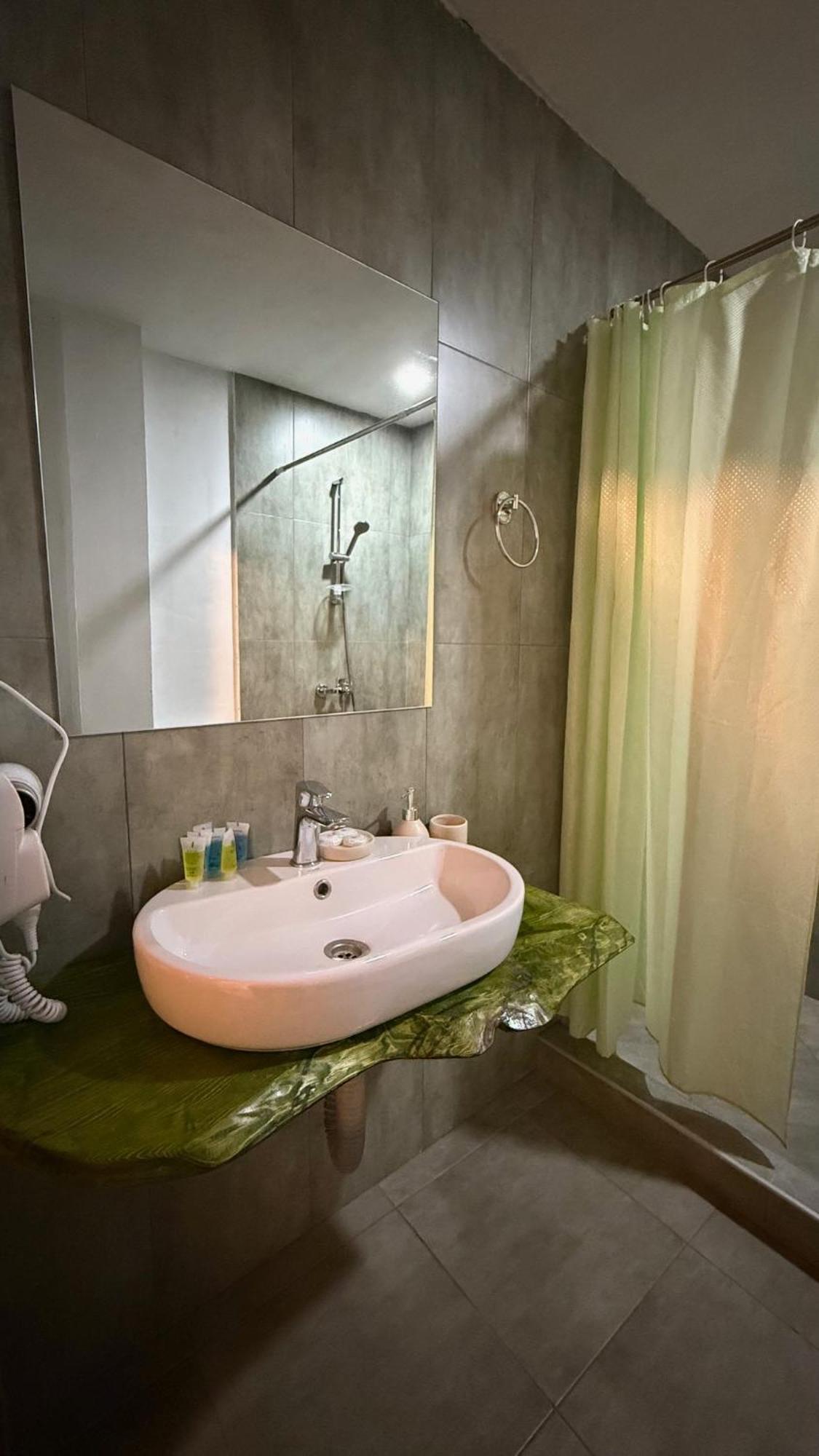 Hotel Ailama Местия Екстериор снимка