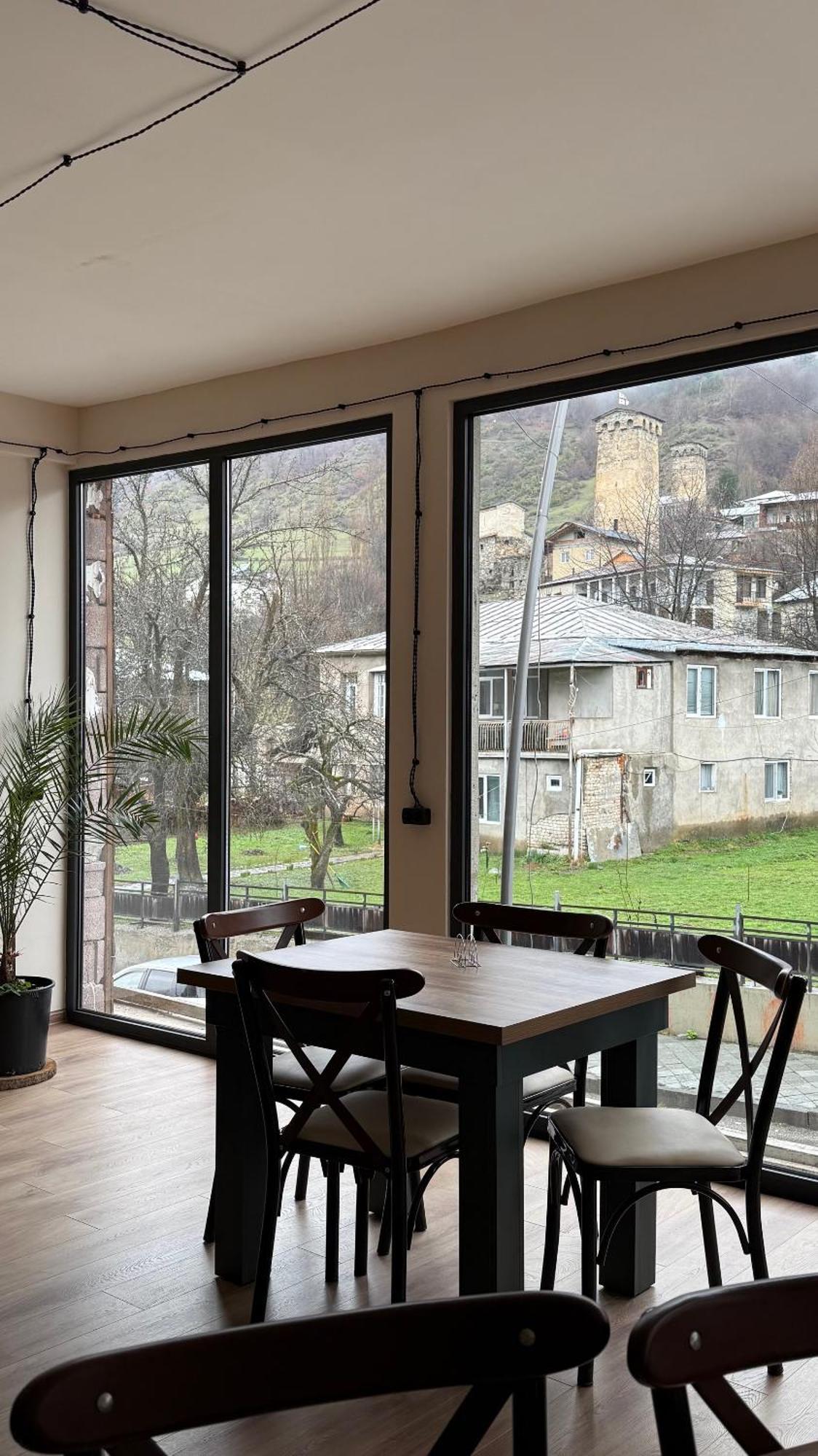 Hotel Ailama Местия Екстериор снимка
